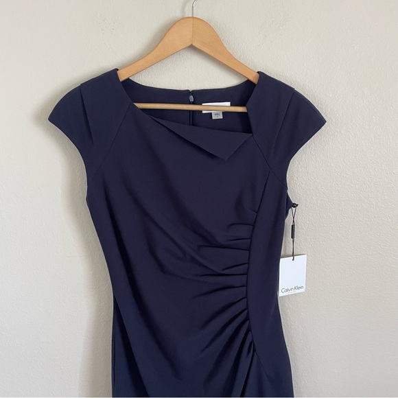 Calvin Klein Sheath Dress Gathered Side Detail Navy Size 2 NWT - Picture 2 of 11